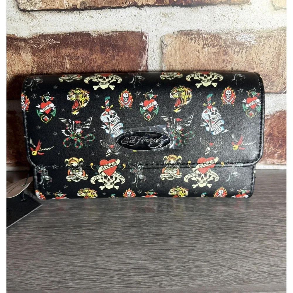NWT Ed Hardy Wallet Card Holder Bifold Snap Closure Black Graphic‎ Tattoo Design